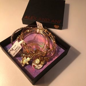 🌸🎄Alex and Ani holiday collection brand new in box tags attached 🌸🎄